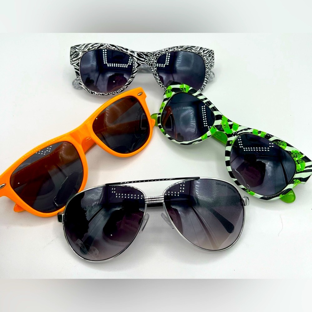 🌺4 Pair of Sunglasses🌸🌺